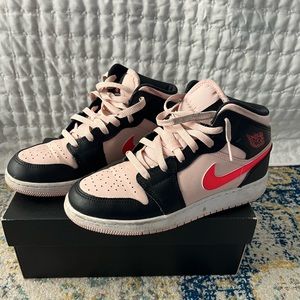 Air Jordan 1 Mid